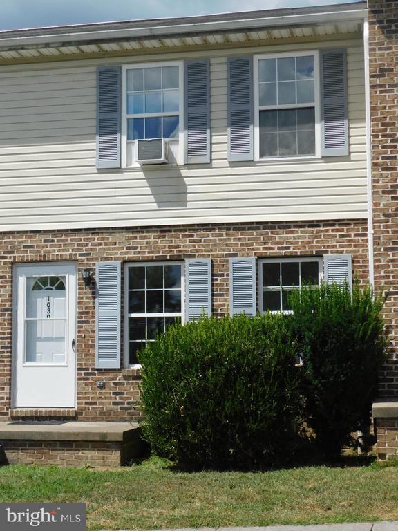 Building Photo - 1030 Bridle Ct