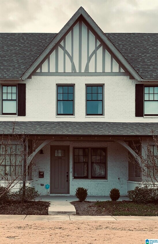Primary Photo - 1346 Calash Ave