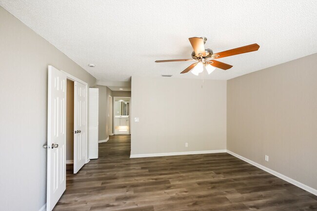 Foto del edificio - 18164 Blue Lake Way