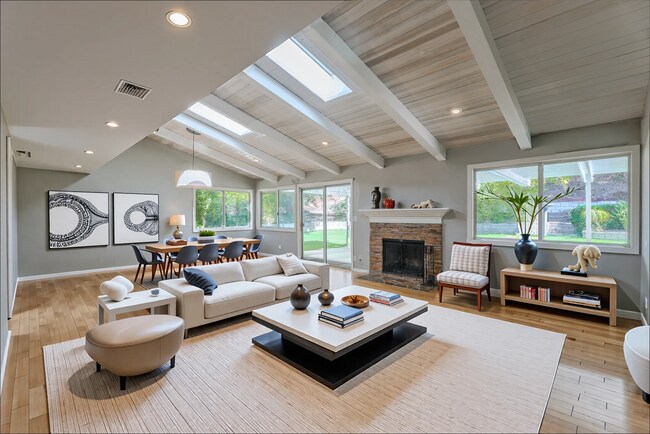 Building Photo - 24332 Hatteras St