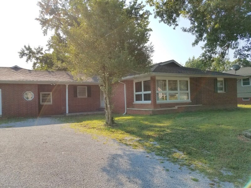 1011 S Giant City Rd Unit 1, Carbondale, IL 62902 Apartments 1011 S Giant City Rd Carbondale