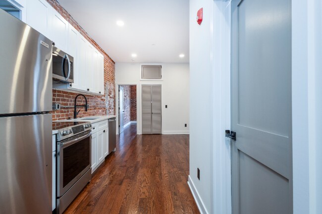 Building Photo - 1613 N 33rd St