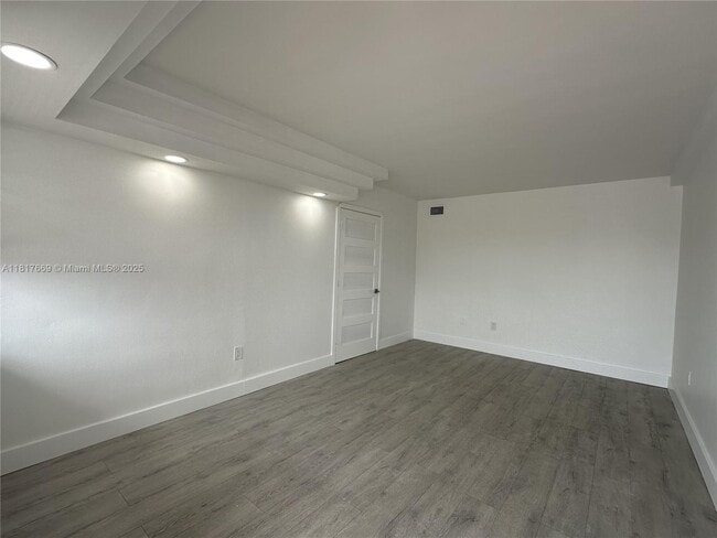 Building Photo - 525 Meridian Ave