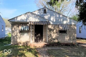 Building Photo - 3729 Kinnear Ave
