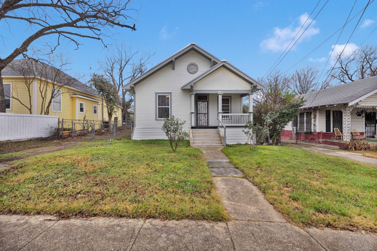 Foto principal - Charming Historic Home in Denver Heights +...