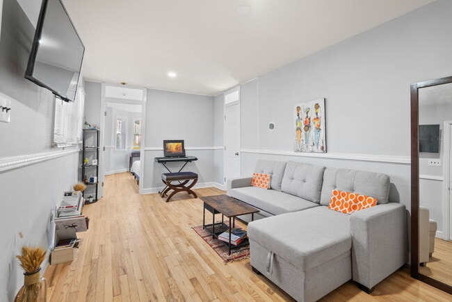 Foto del edificio - 2419 Sheridan St