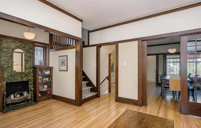 Building Photo - 3021 E 16th Ave
