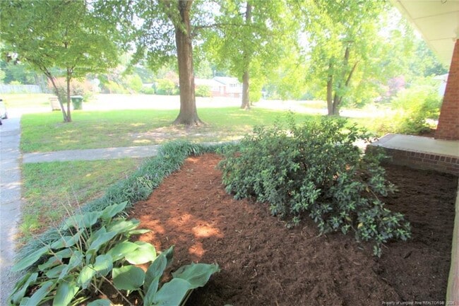 Building Photo - 4814 Greenbrier Rd