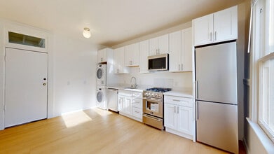 Building Photo - 507 Greenwich St