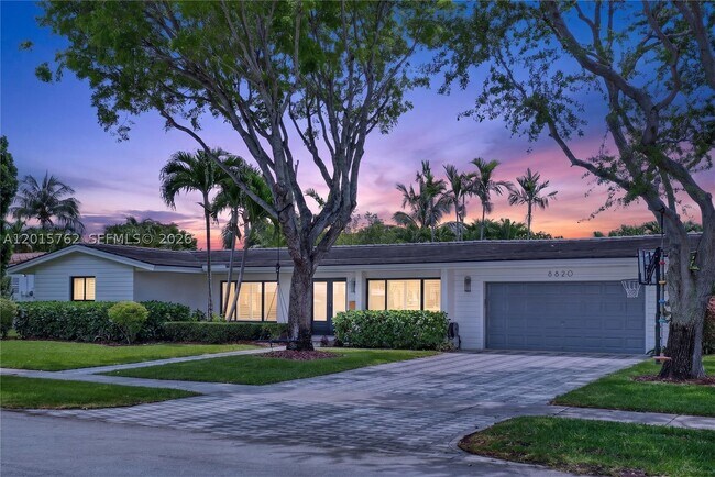 Foto del edificio - 8820 SW 85th St