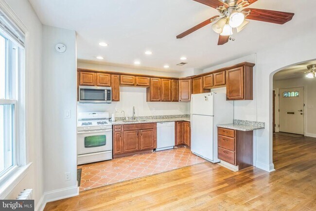 Foto del edificio - 1407 K St SE