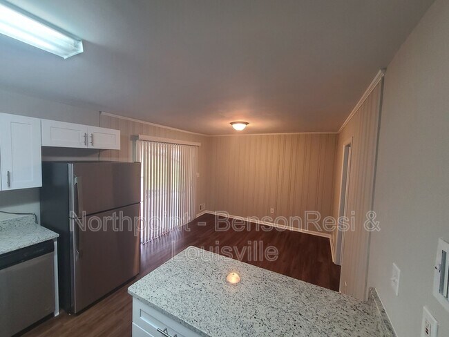 Building Photo - 2223 Shamrock Dr