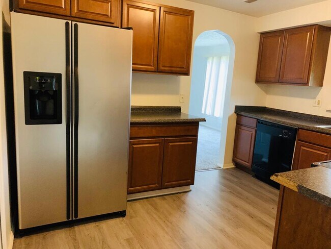 Foto del edificio - 349 Quentin Rd