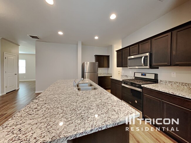 Building Photo - 4534 W Saddlebush Way San Tan Valley AZ