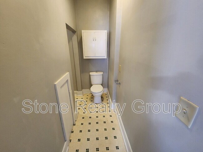 Building Photo - 1527 Ohio St