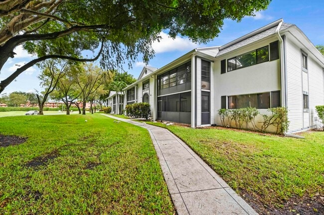 Building Photo - 15449 Lakes of Delray Blvd