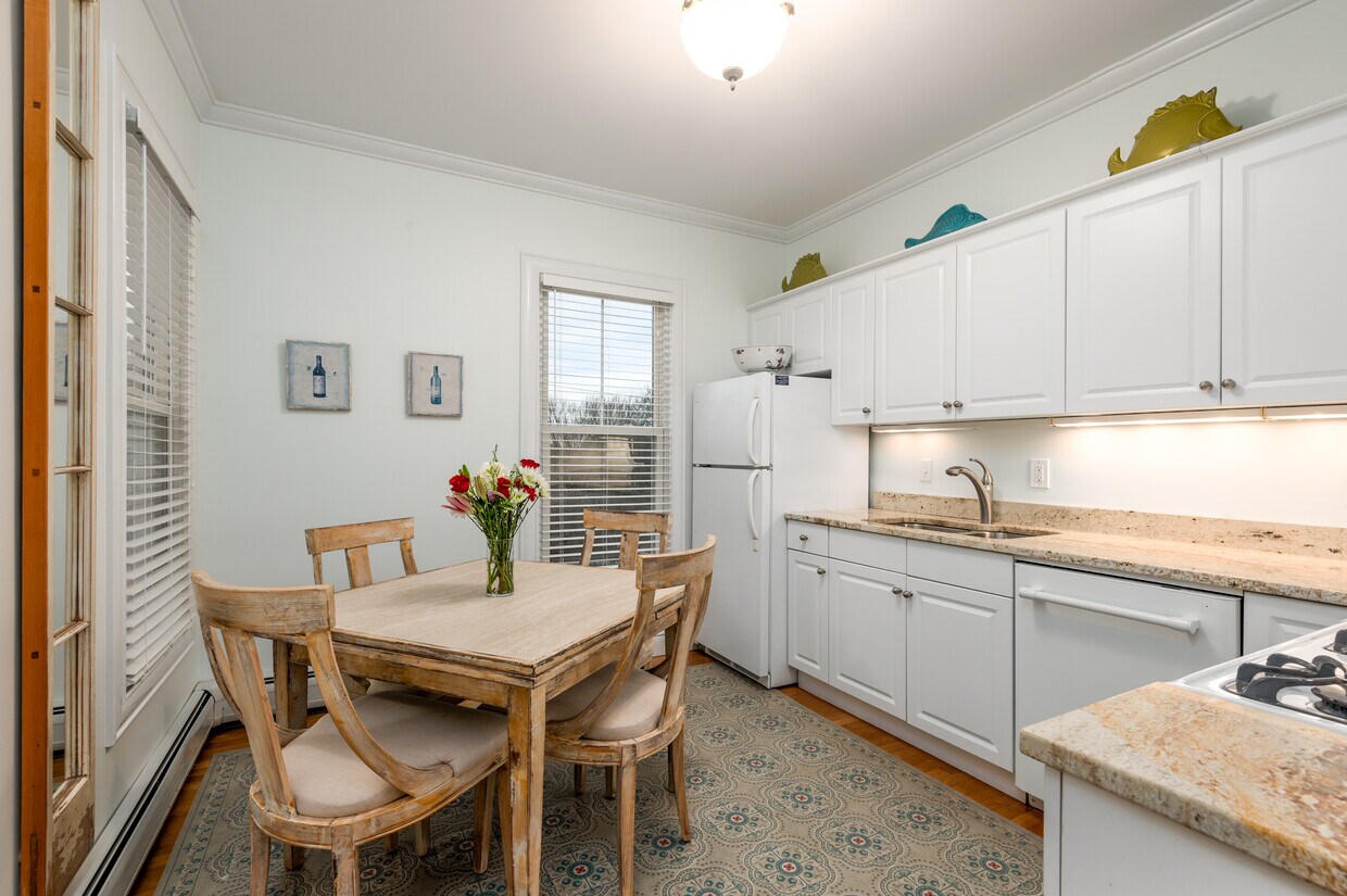 222 Eastern Promenade Unit 4, Portland, ME 04101 Apartments in