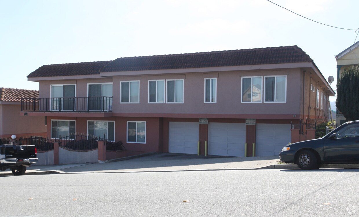 Building Photo - 321 Commercial Ave