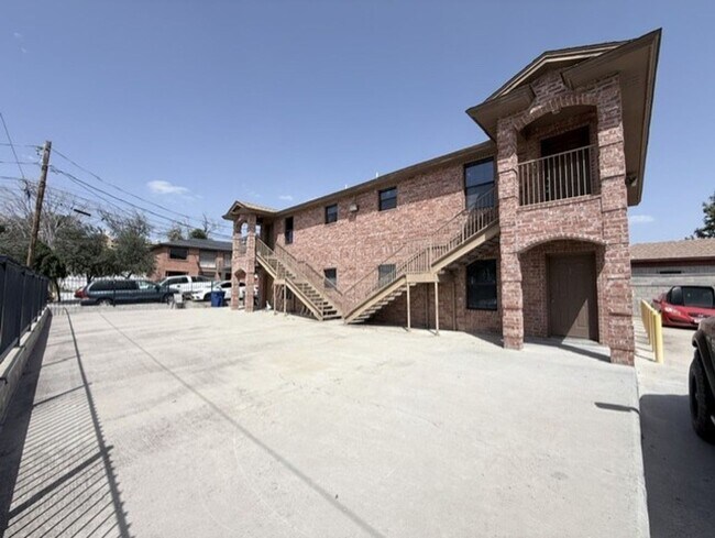 Foto del edificio - 902 Laredo St