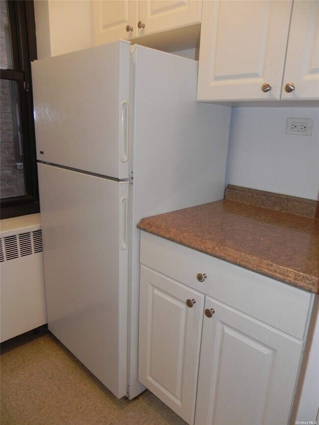 Foto del edificio - 23 Schenck Ave