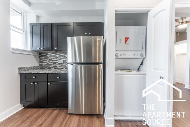 Foto del edificio - 4354 N Troy St