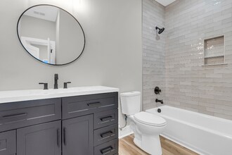 Building Photo - 2007 Arbutus Ave