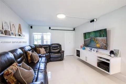 Foto del edificio - 933 NW 106th Ave Cir