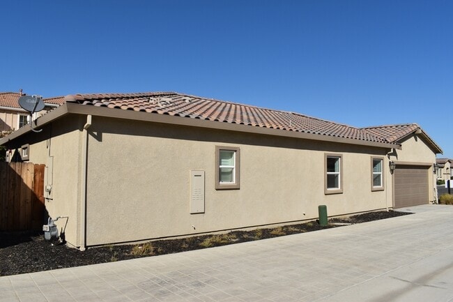 Building Photo - 701 Betten St