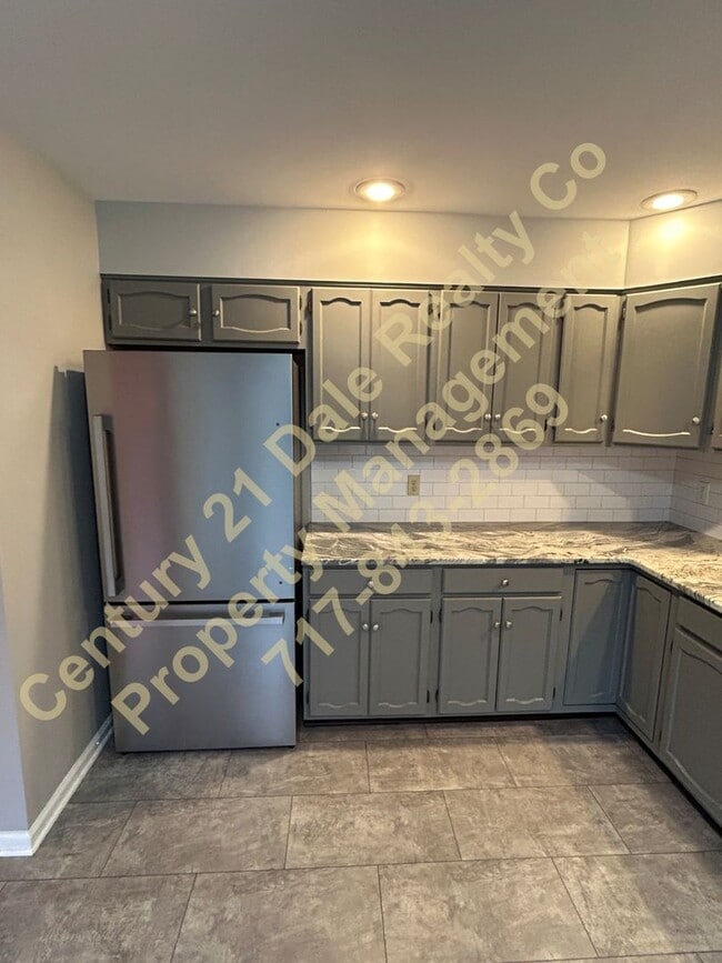 Building Photo - Beautiful 2 Bedroom Condo in West York Schools with a Large 2 Car Garage