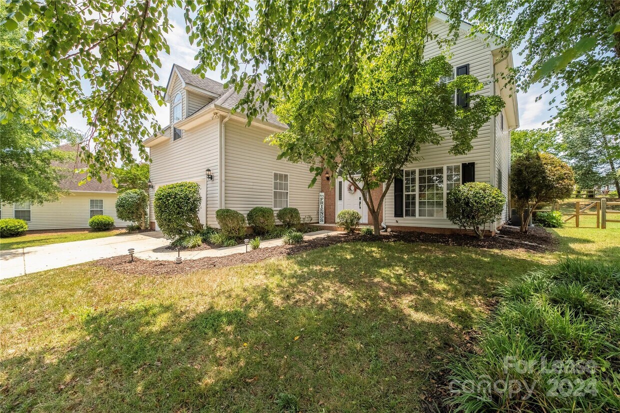 Primary Photo - 137 Chandeleur Dr