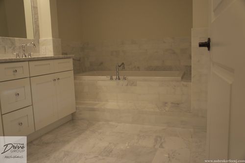 Foto del edificio - 575 River Rd
