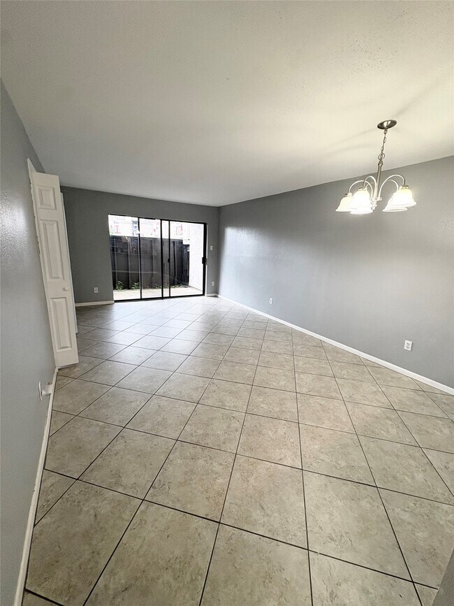 Foto del edificio - 3015 Walnut Bend Ln