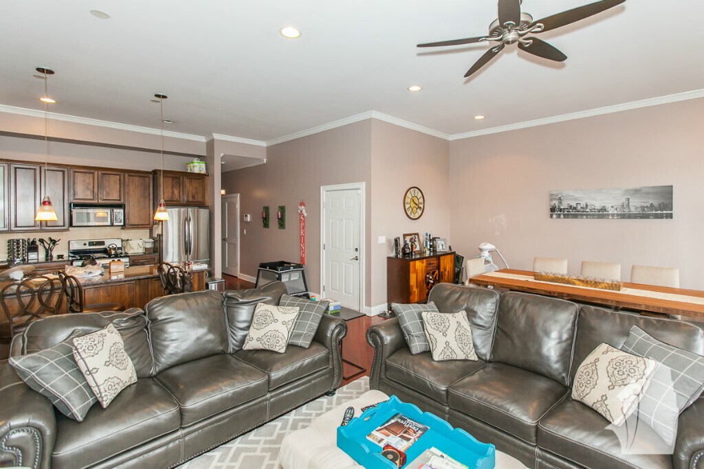 Foto principal - 1357 W Grand Ave