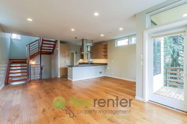 Foto del edificio - Modern Seattle Home Featuring Hardwood Floors and Style