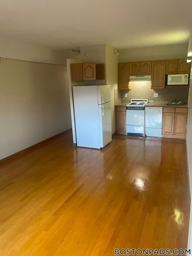 Building Photo - 1110 Commonwealth Ave