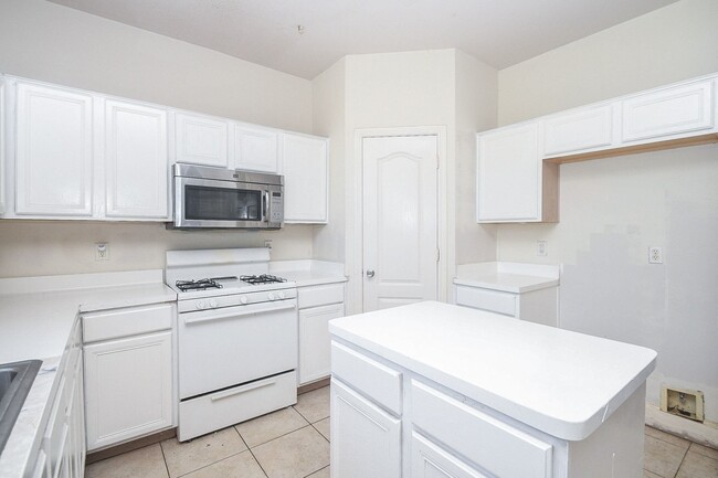 Building Photo - 5214 Mountain Forest Dr