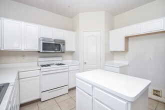 Building Photo - 5214 Mountain Forest Dr