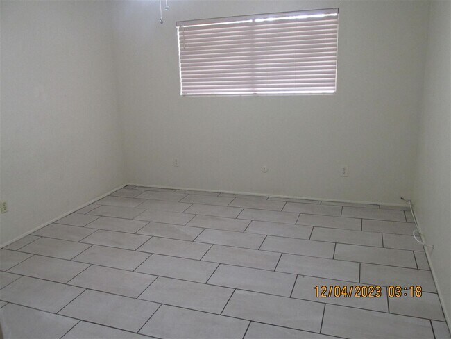 Foto del edificio - 2150 S Avenue A