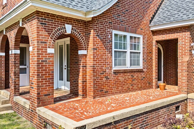 Foto del edificio - 1008 Fitzpatrick Ave