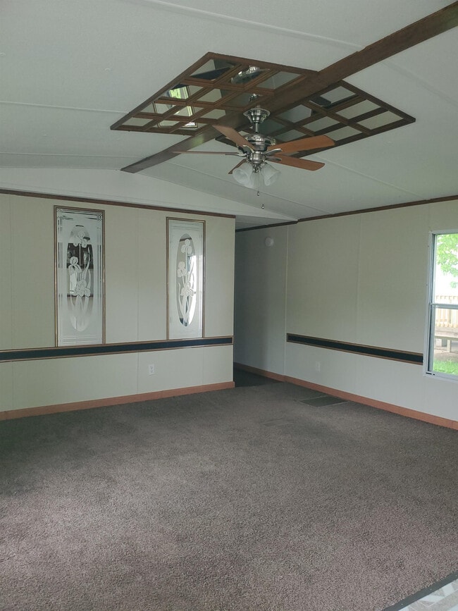Building Photo - 358 Golden Dale Dr