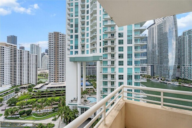 Building Photo - 888 Brickell Key Dr