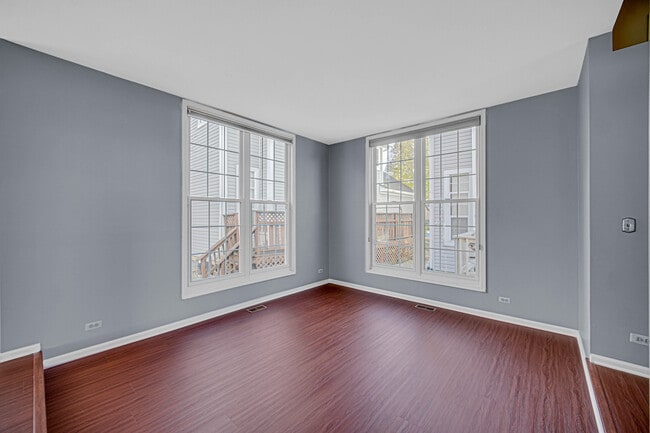 Foto del edificio - 436 W Parkside Dr