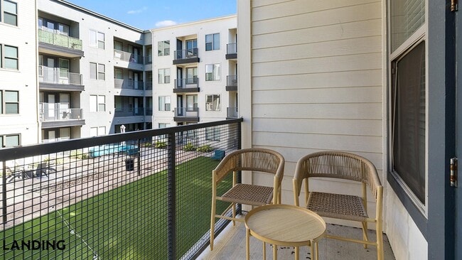 Foto del edificio - 14805 Grisby Rd