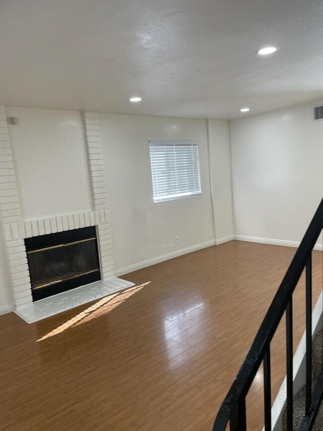 9325 Sunland Park Dr, Sun Valley, CA 91352 Townhome Rentals in Sun