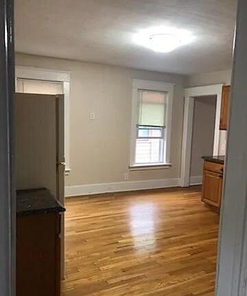 Foto del edificio - 122 Barton Ave