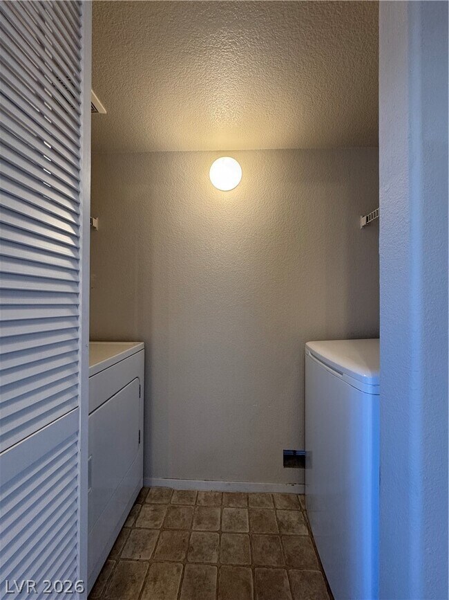 Foto del edificio - 7255 W Sunset Rd