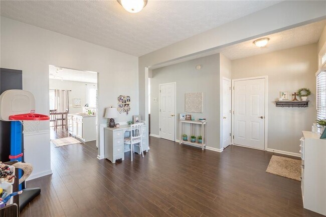 Foto del edificio - 3615 Beacon Ridge