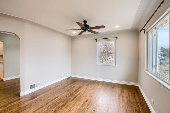Foto del edificio - 2685 W Hillside Ave
