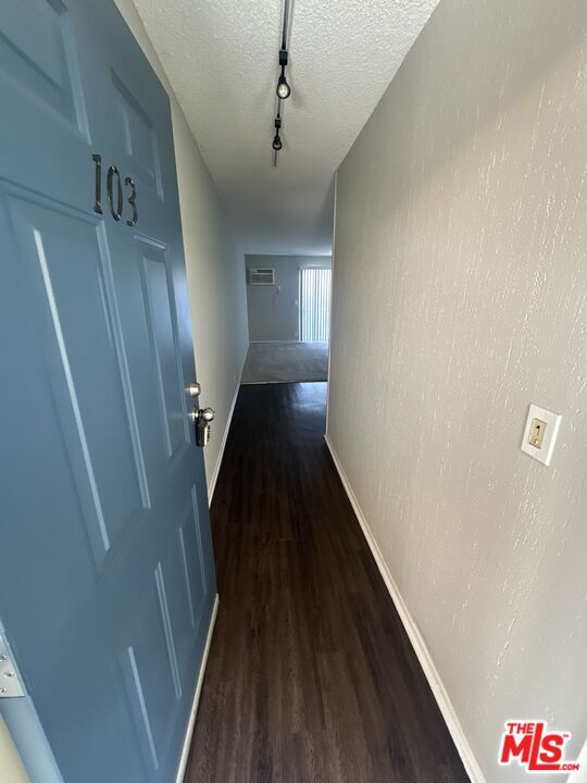 Foto del edificio - 4550 Overland Ave