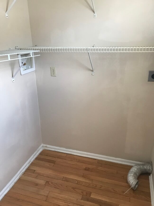 Building Photo - 106 Cathedral Ct